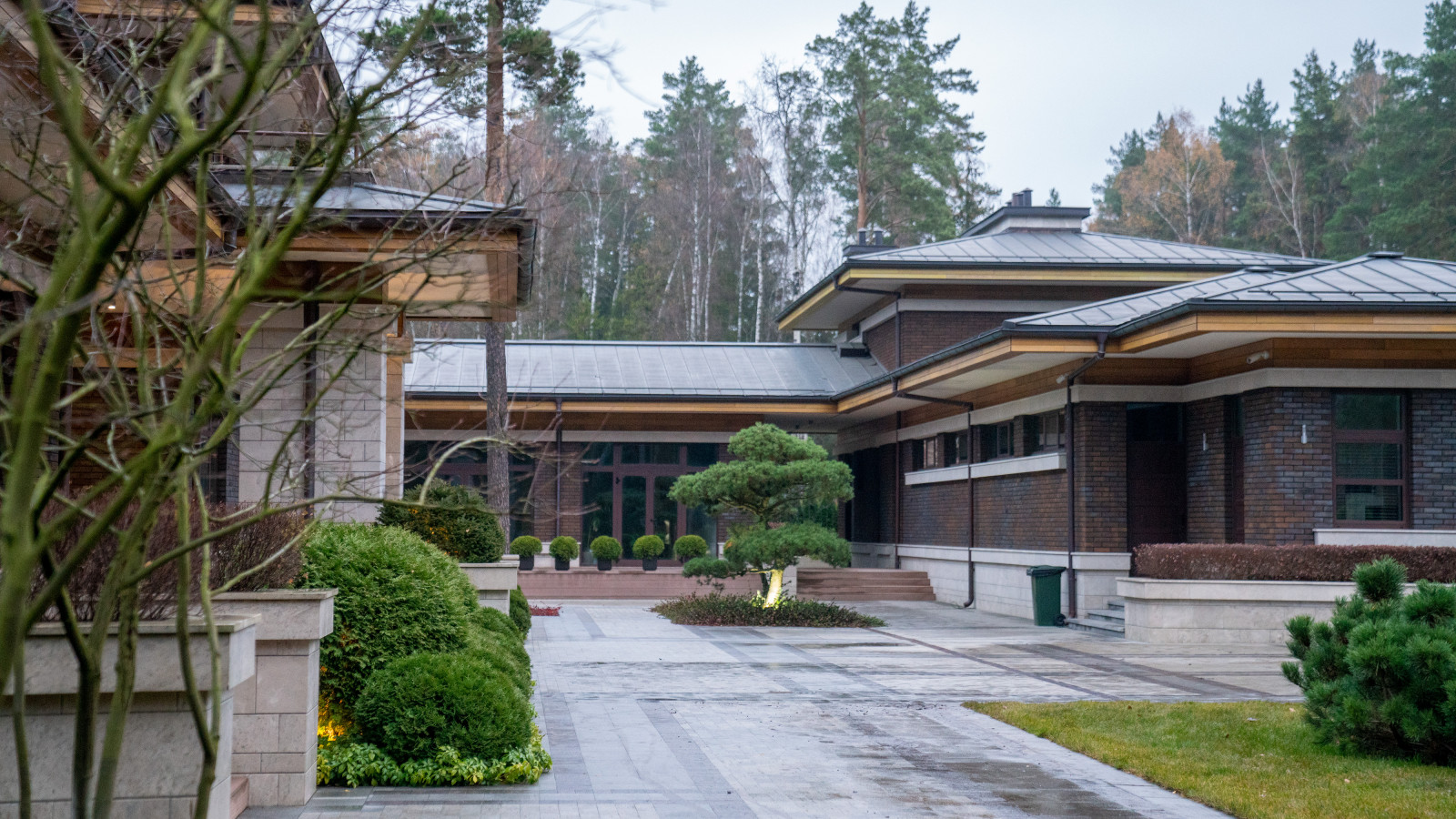 Вилла в стиле Райта. КП "Вымпел" Новорижское шоссе 2016 г.