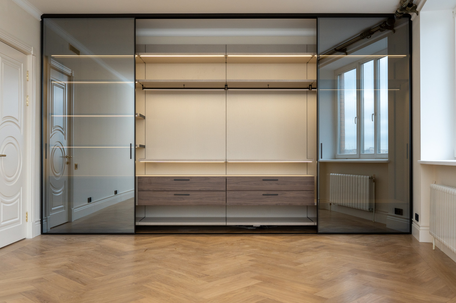 Воздушная гардеробная APPERIA для сталинки в центре Москвы