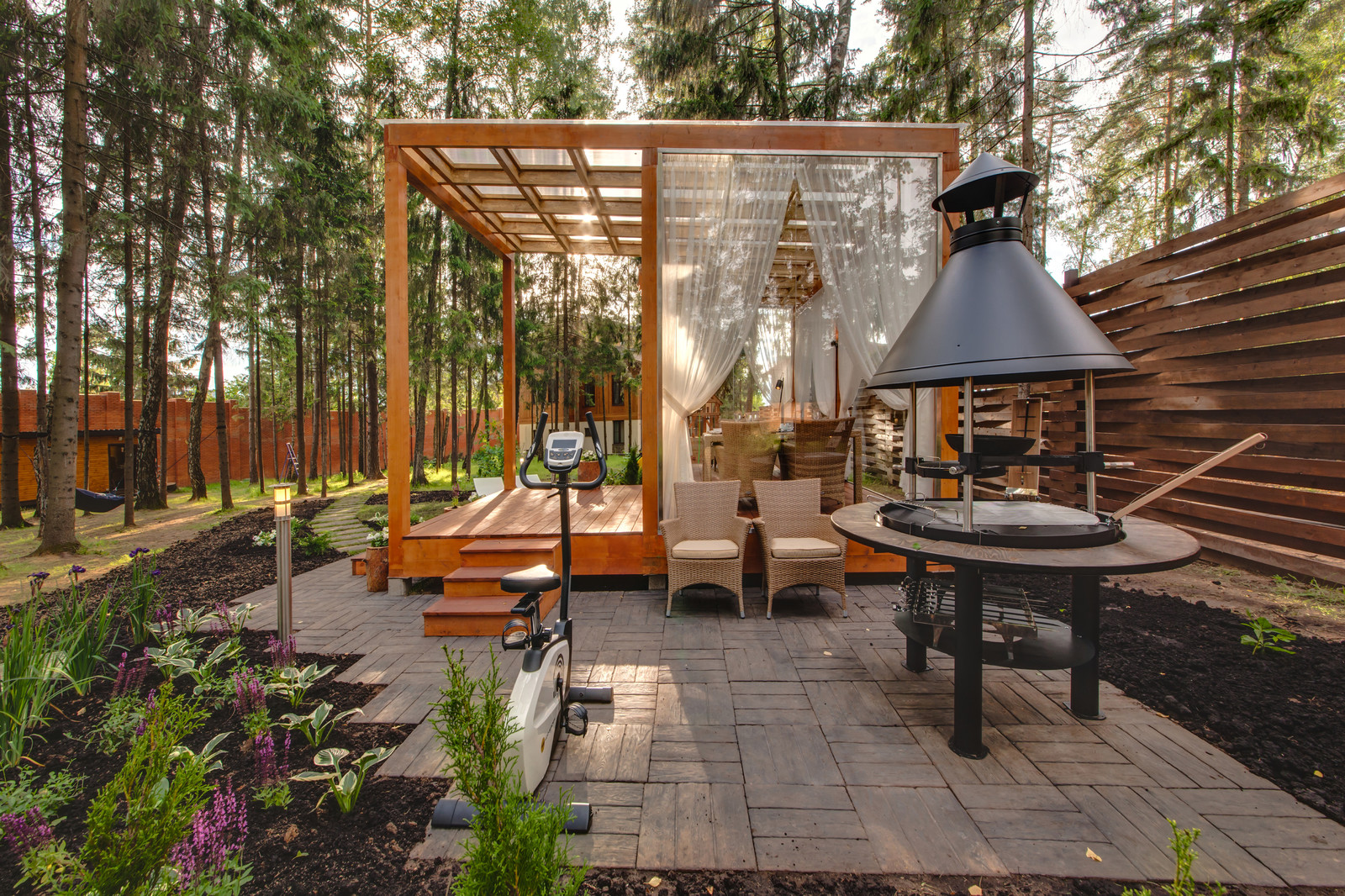 Беседка для Татьяны Лютаевой и Агнии Дисковските