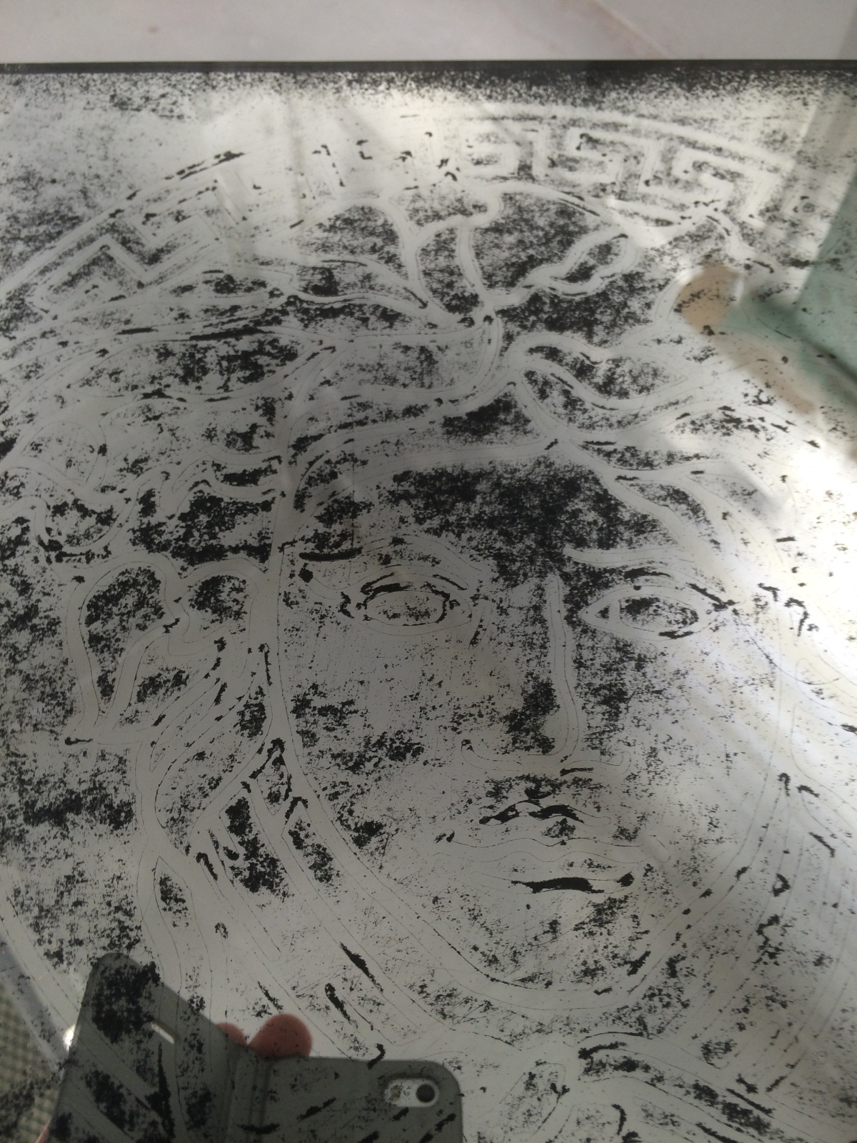 Искусственное старение зеркал и стекла