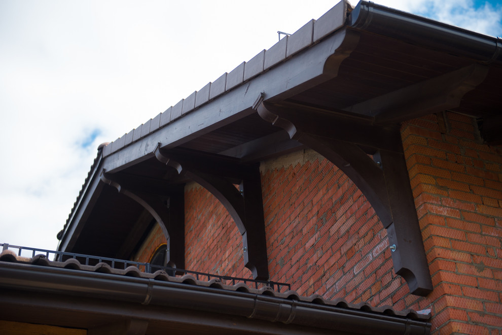 Монтаж крыши и свесов