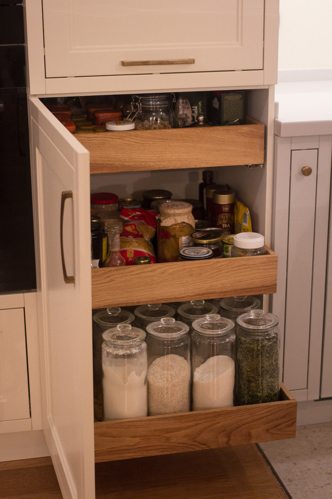 Бело-серая кухня в Москве