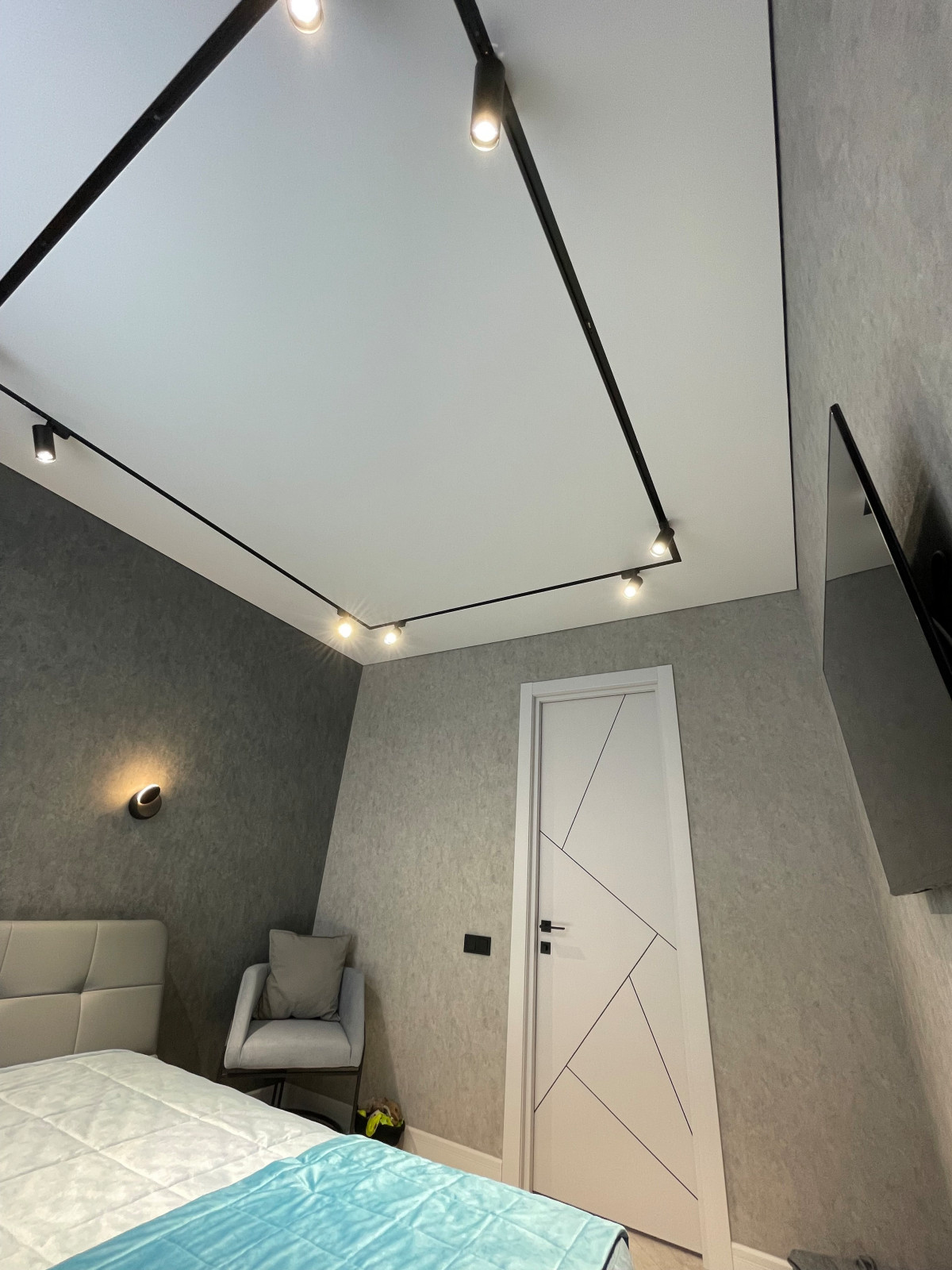 Теневые потолки в ЖК Заельцовский