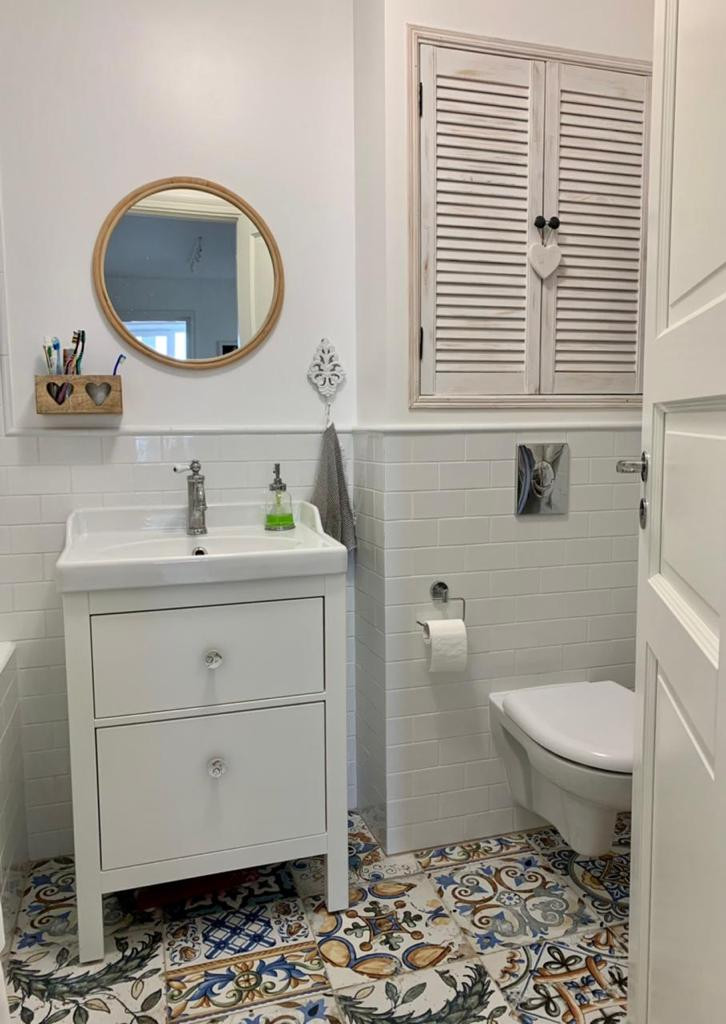 Обложка проекта: Санузел Яркий Сканди