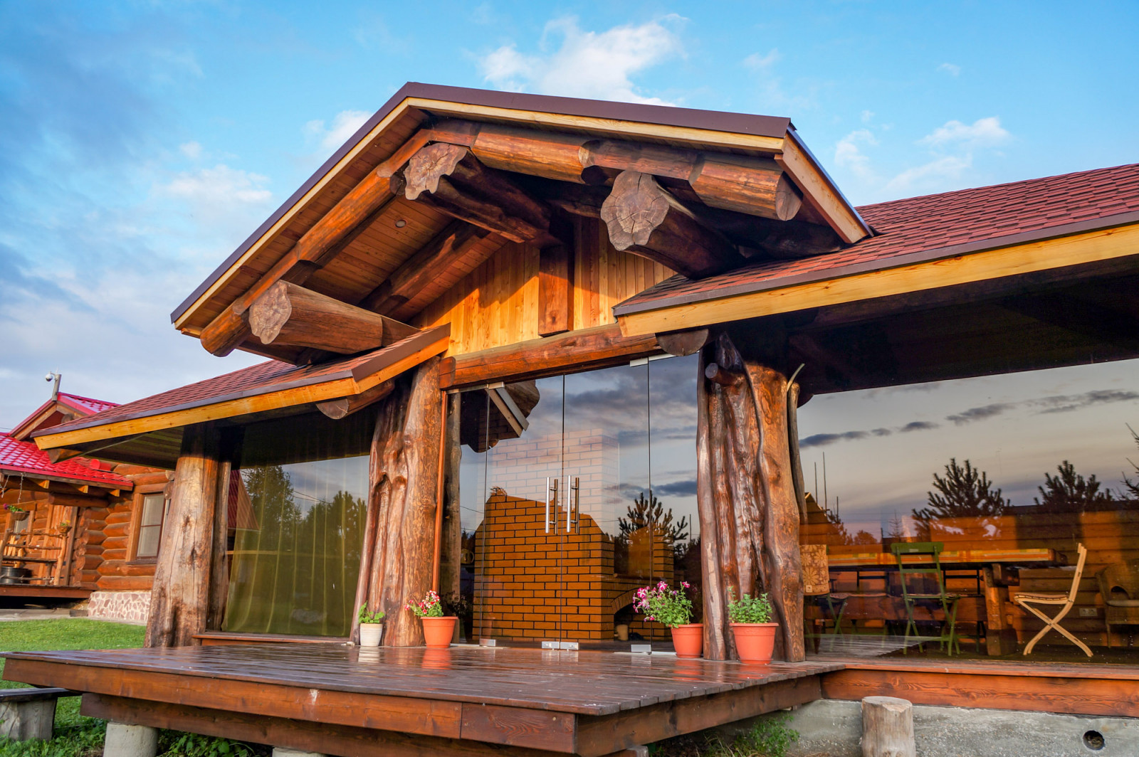 Беседка post&beam с безрамным остеклением