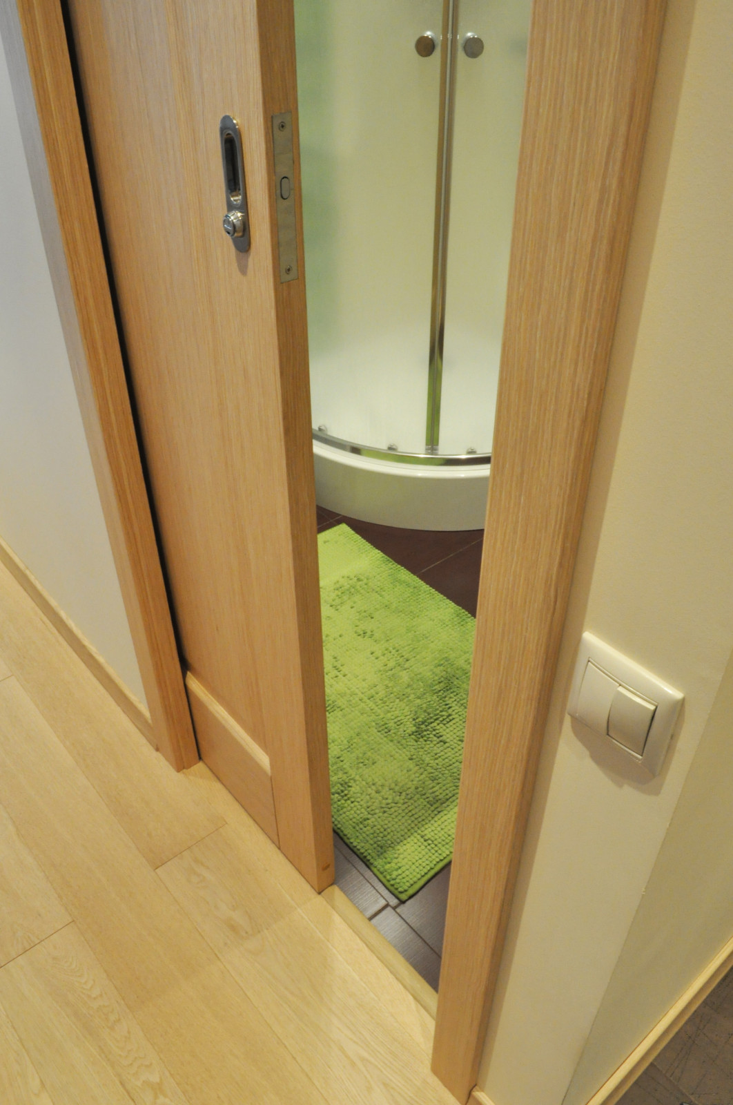 м. Молодежная