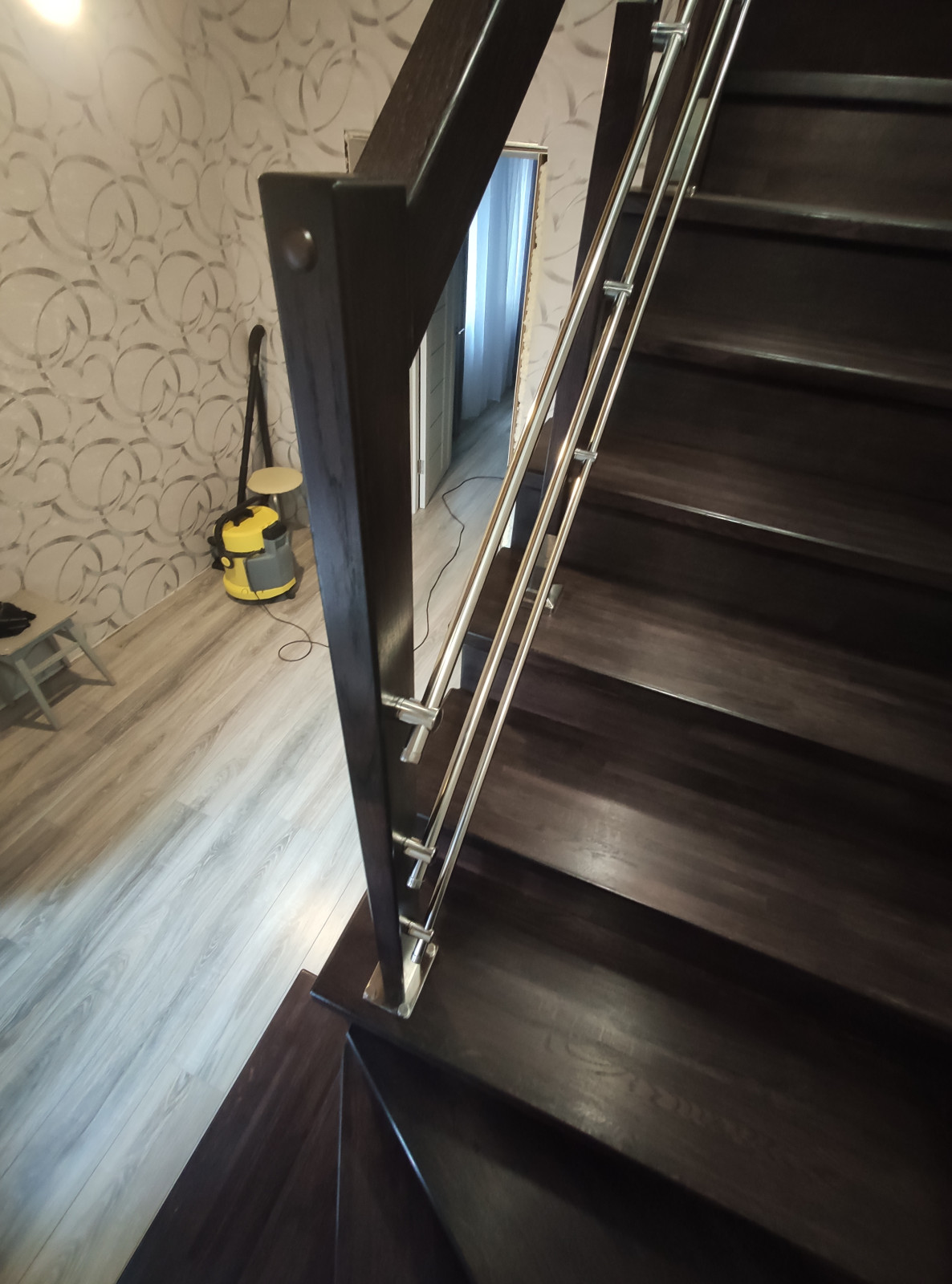 Обшивка металлического каркаса дубом, Графское