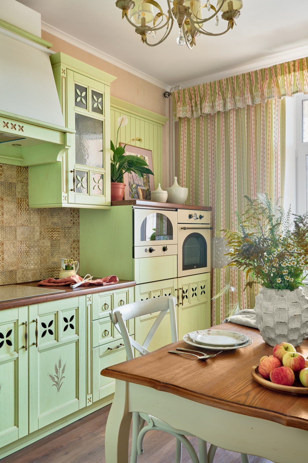 Фоновое изображение профиля Михаил Комаров