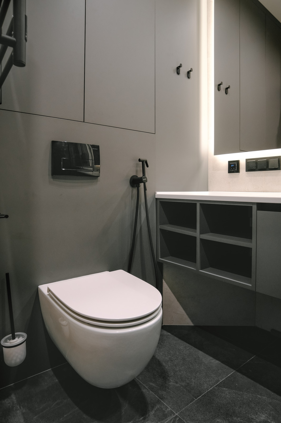 Обложка проекта: Квартира с дизайнерским ремонтом и освещением