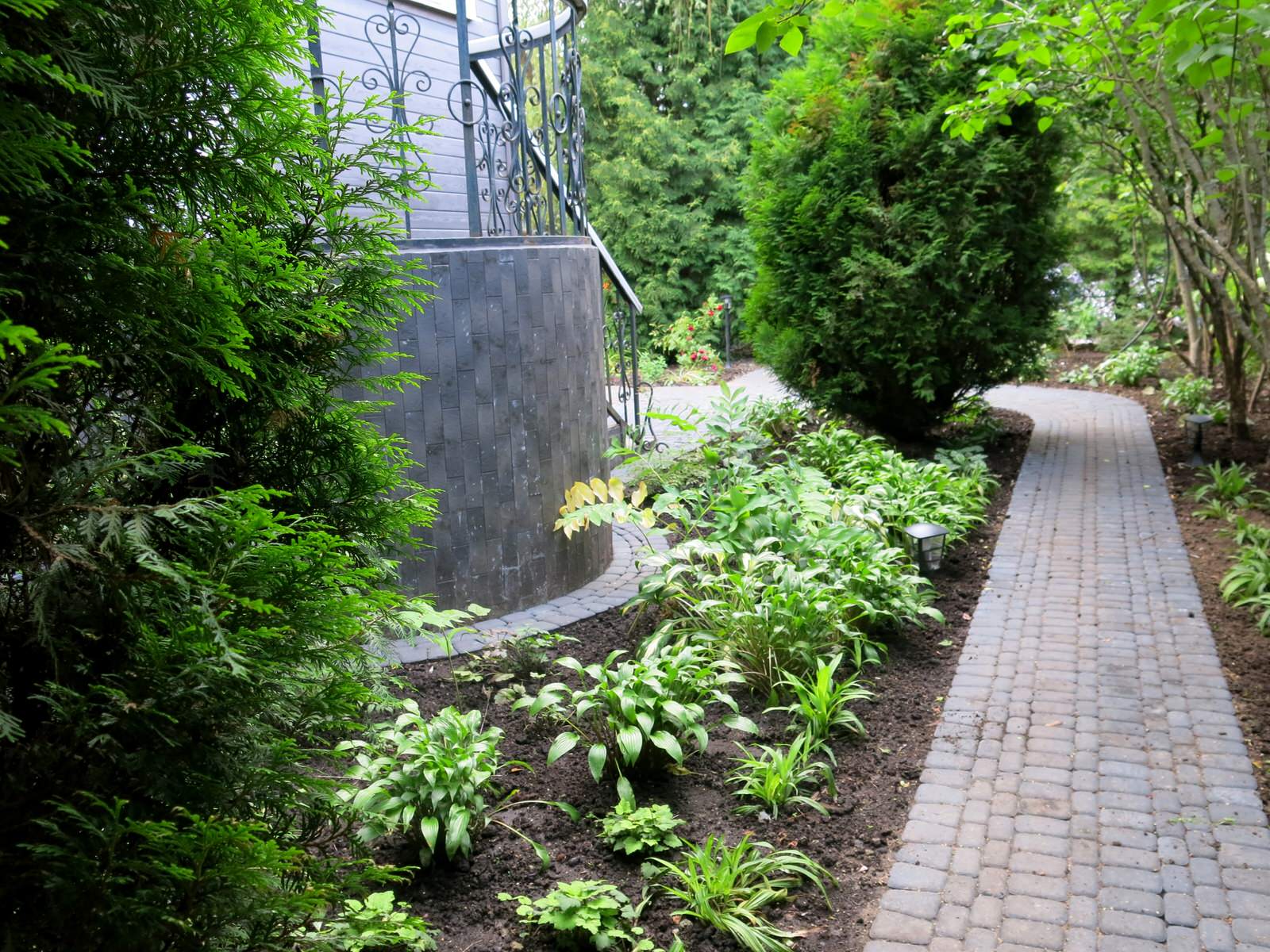 ОБЫКНОВЕННЫЙ САД ДЛЯ НЕОБЫКНОВЕННОЙ СЕМЬИ