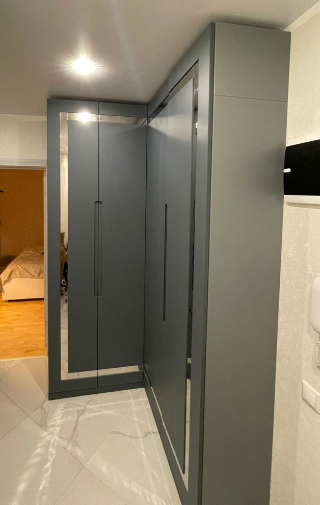 Шкаф в прихожей, угловой "PROFILO".