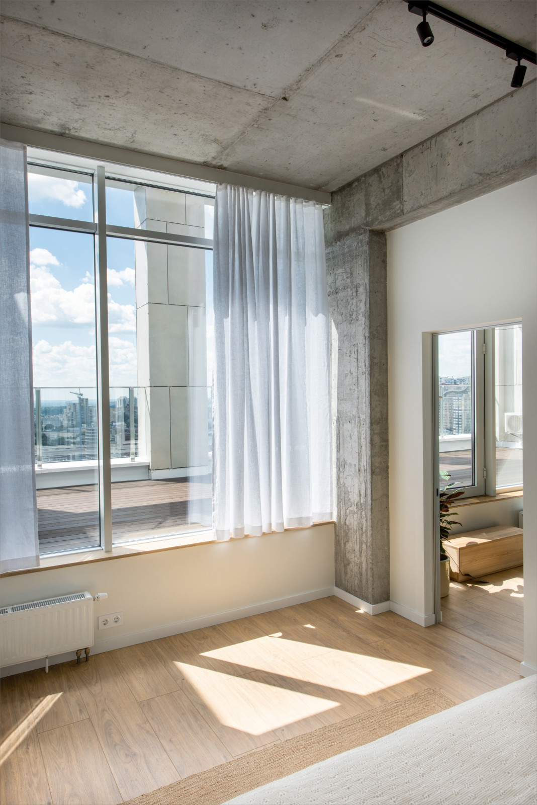 Двухуровневая квартира 130м2 с террасой и панорамным видом