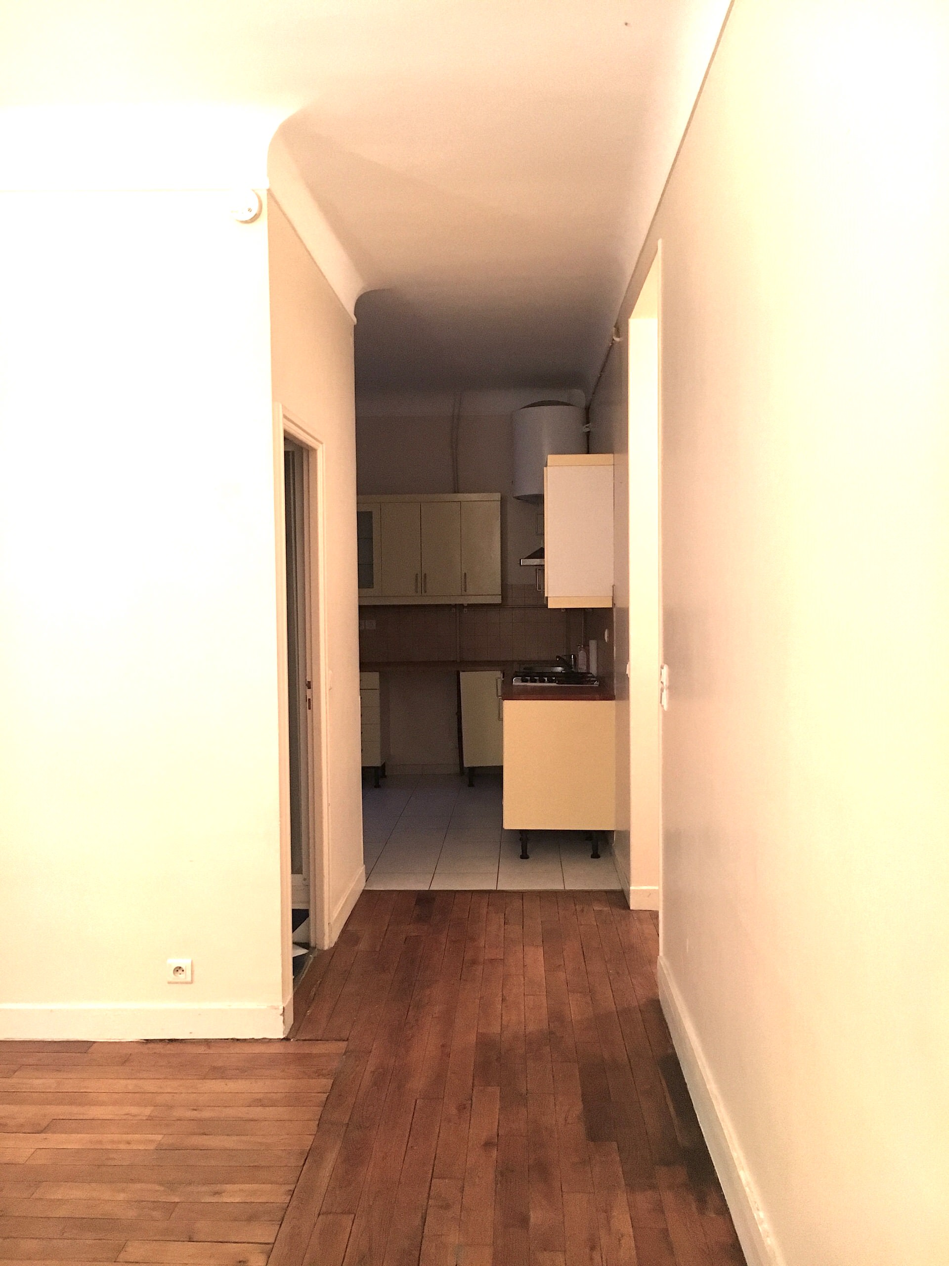 До и после: Оттенки терракоты в небольшой парижской квартире