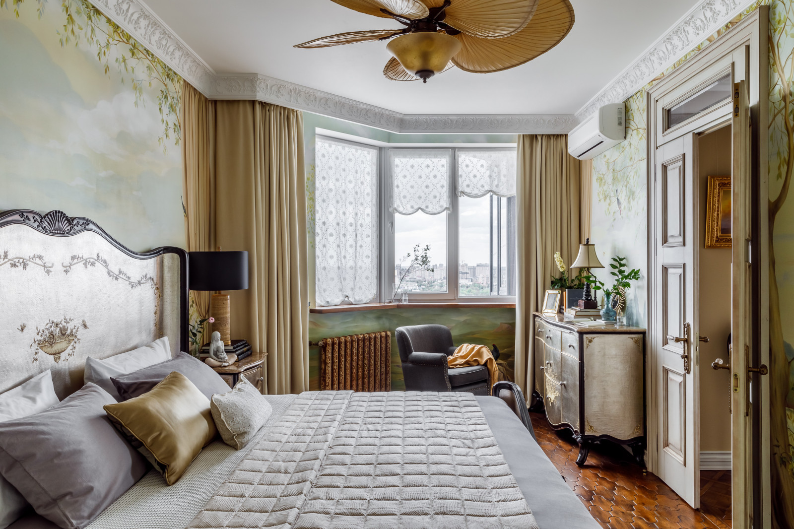 Квартира со скрытыми комнатами