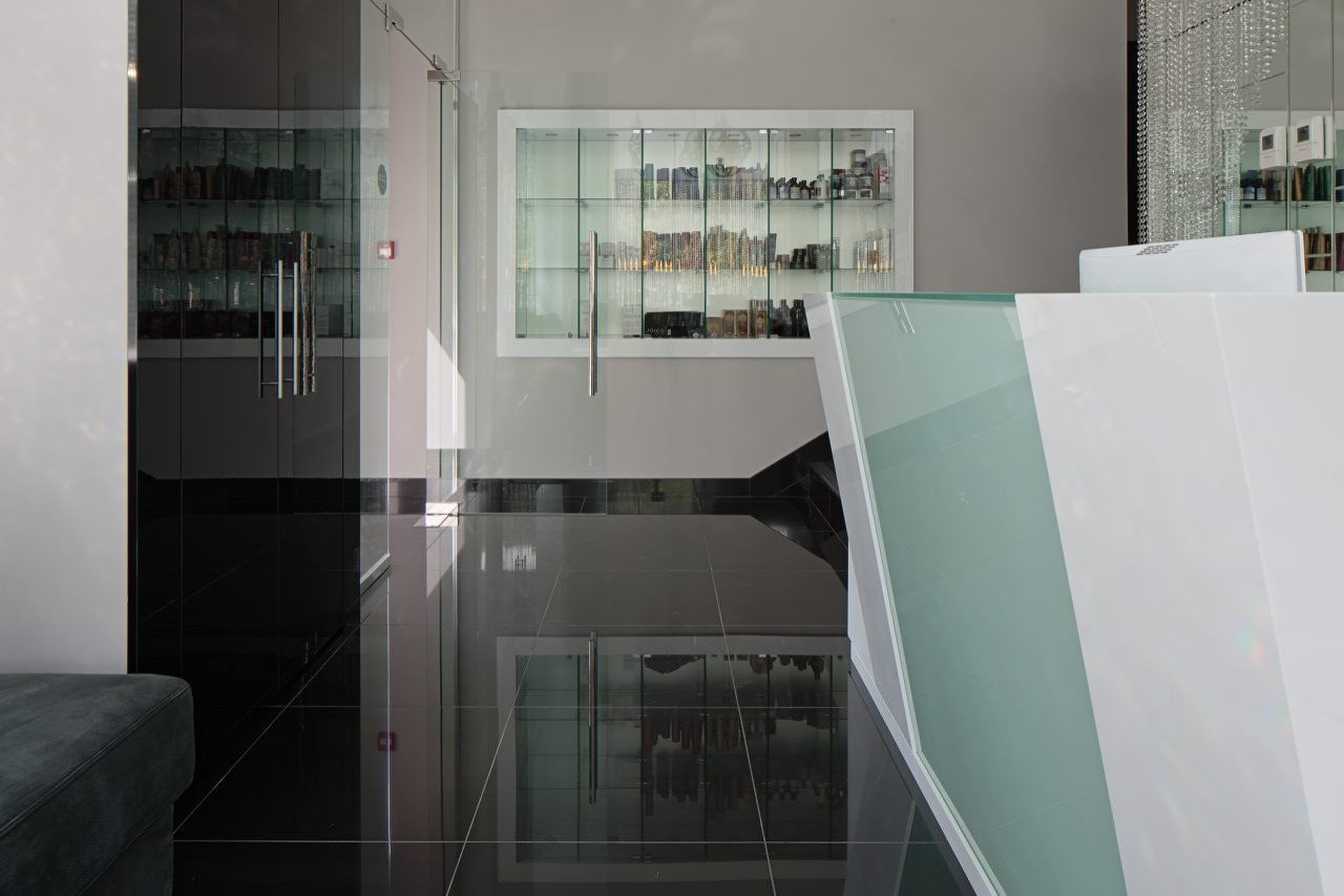 Салон "Crystal Line & Beauty"