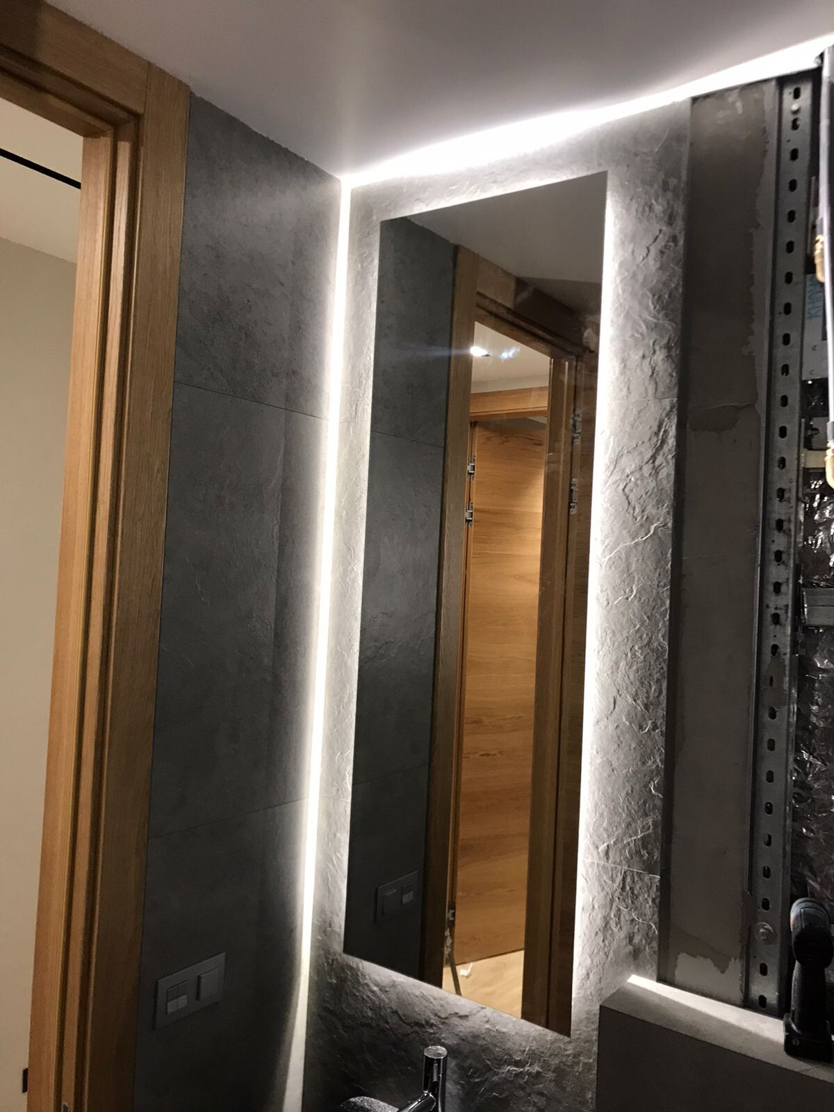 Стекло и зеркало