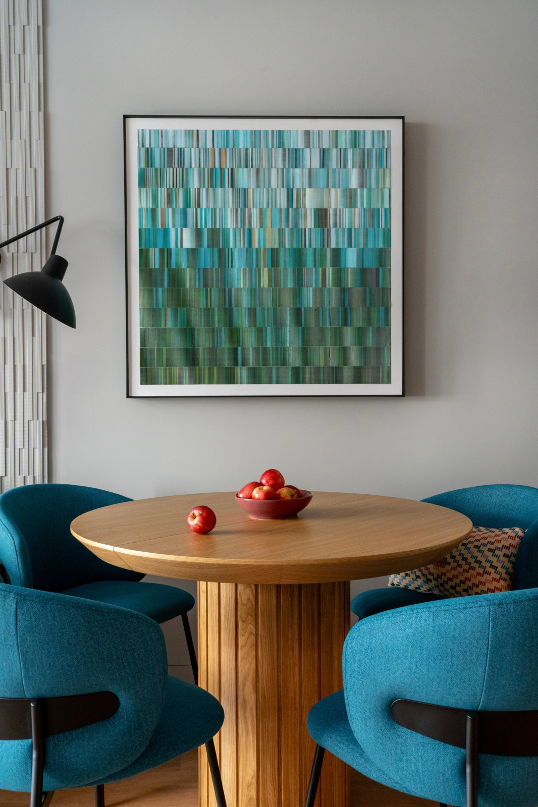 Обложка проекта: Дизайн-проект с ярким искусством