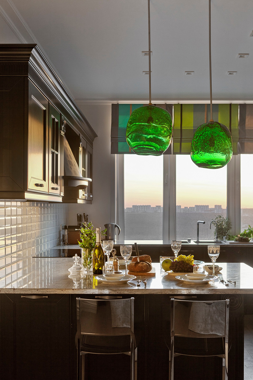 Вопрос: Как правильно выбрать люстру для кухни