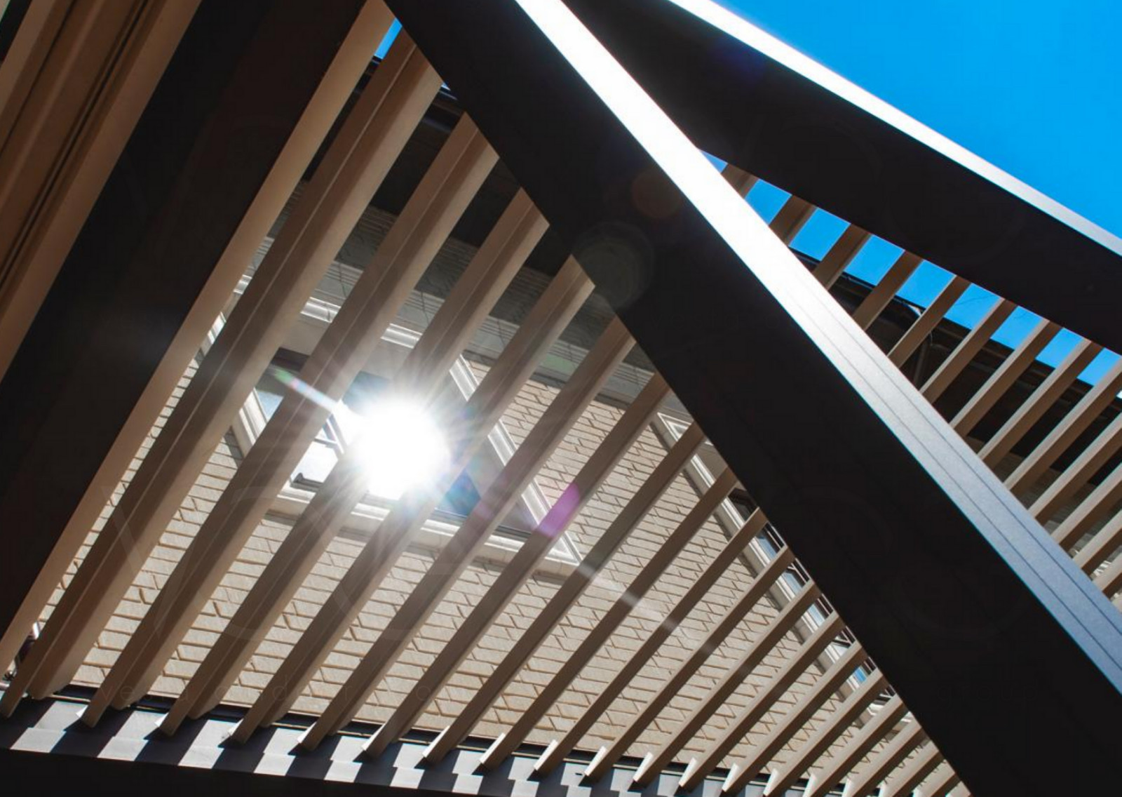 Биоклиматическая пергола Renson Camargue