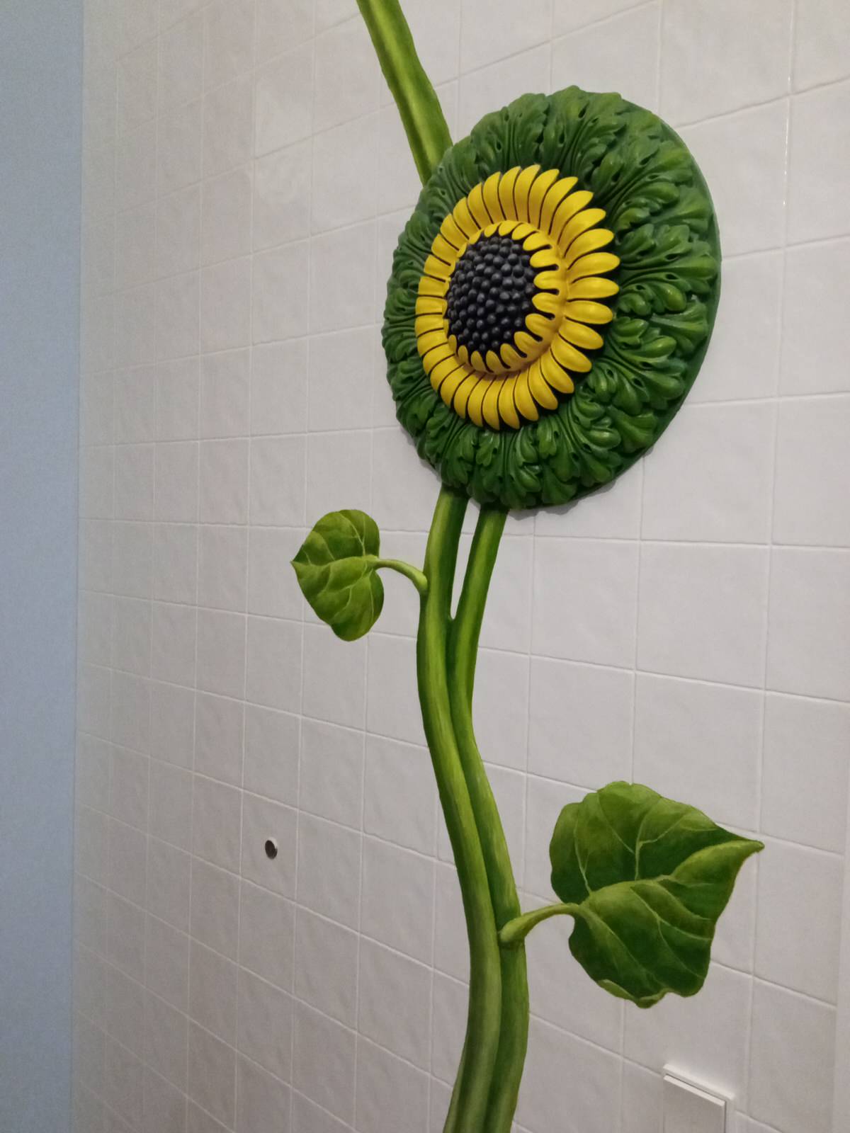 Рельефно-живописное панно в холле квартиры