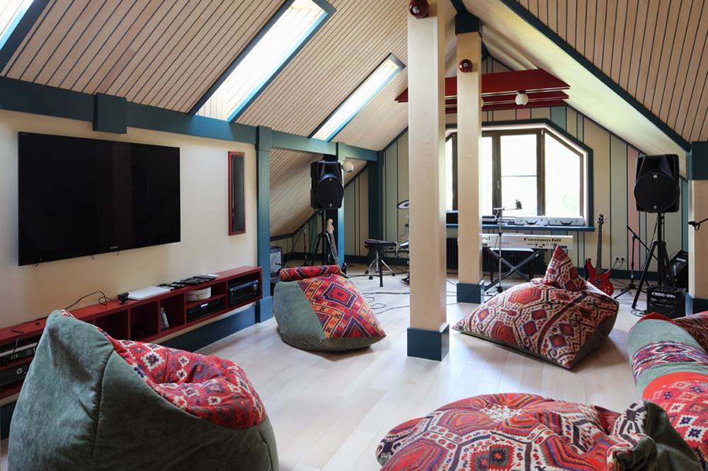 A country home near Moscow for a large family and guests