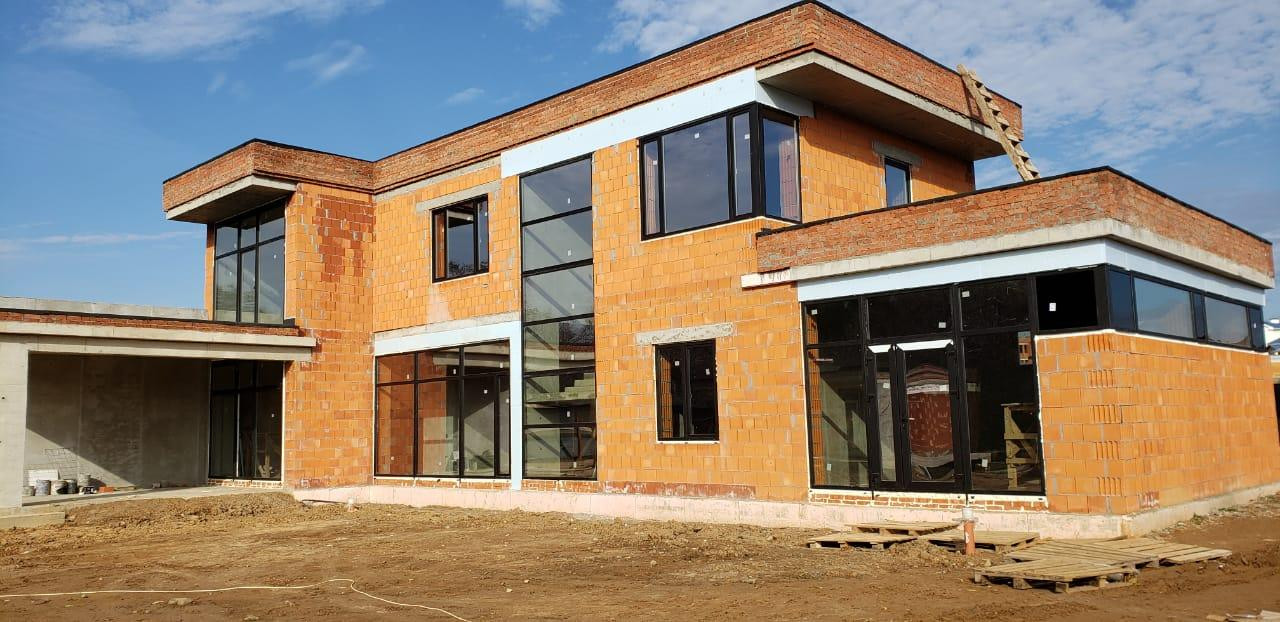 Обложка проекта: Современный дом с баней на одном участке у леса