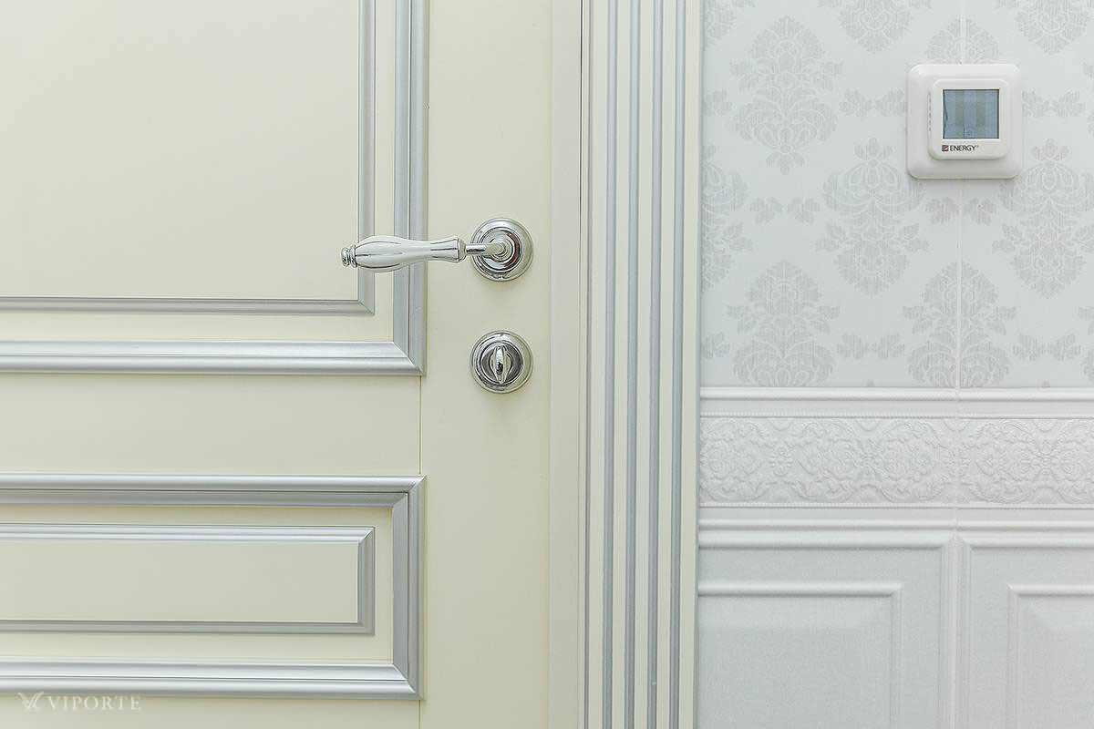 Дверь из массива бука Рим в интерьере "В тауповых тонах"