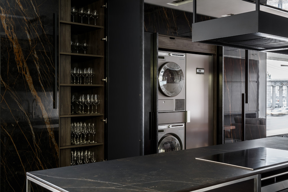 Giulia Novars, Москва. Смоленская, д.10