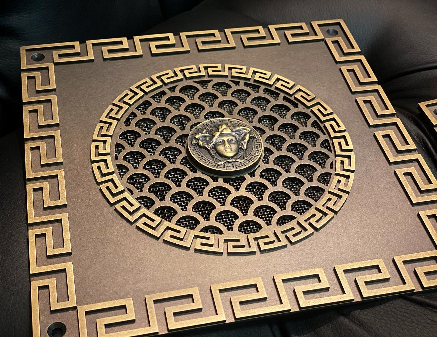 Декоративные решетки Versace