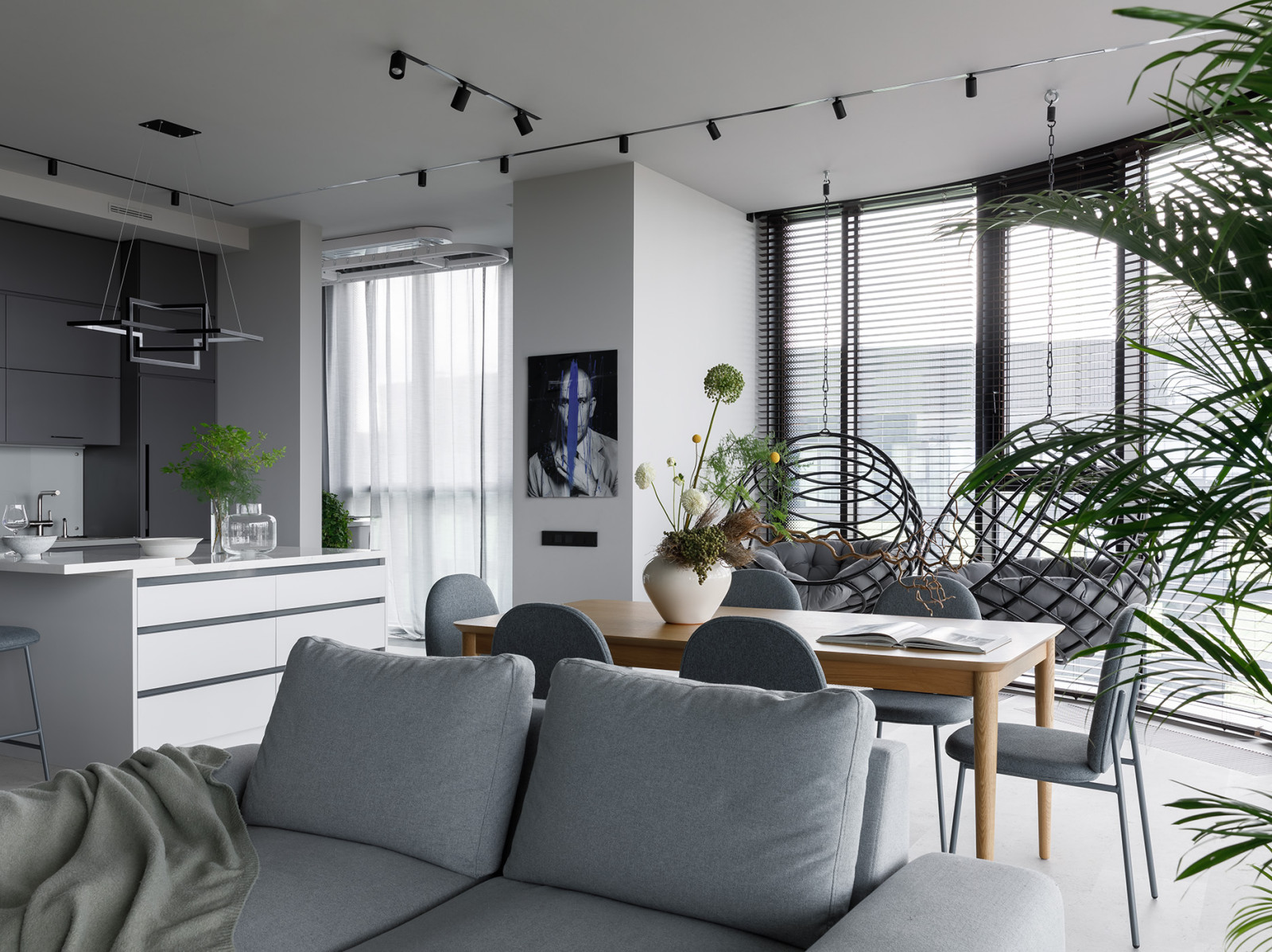 Монохромный минимализм