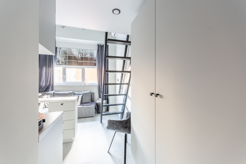 Монохром мужской