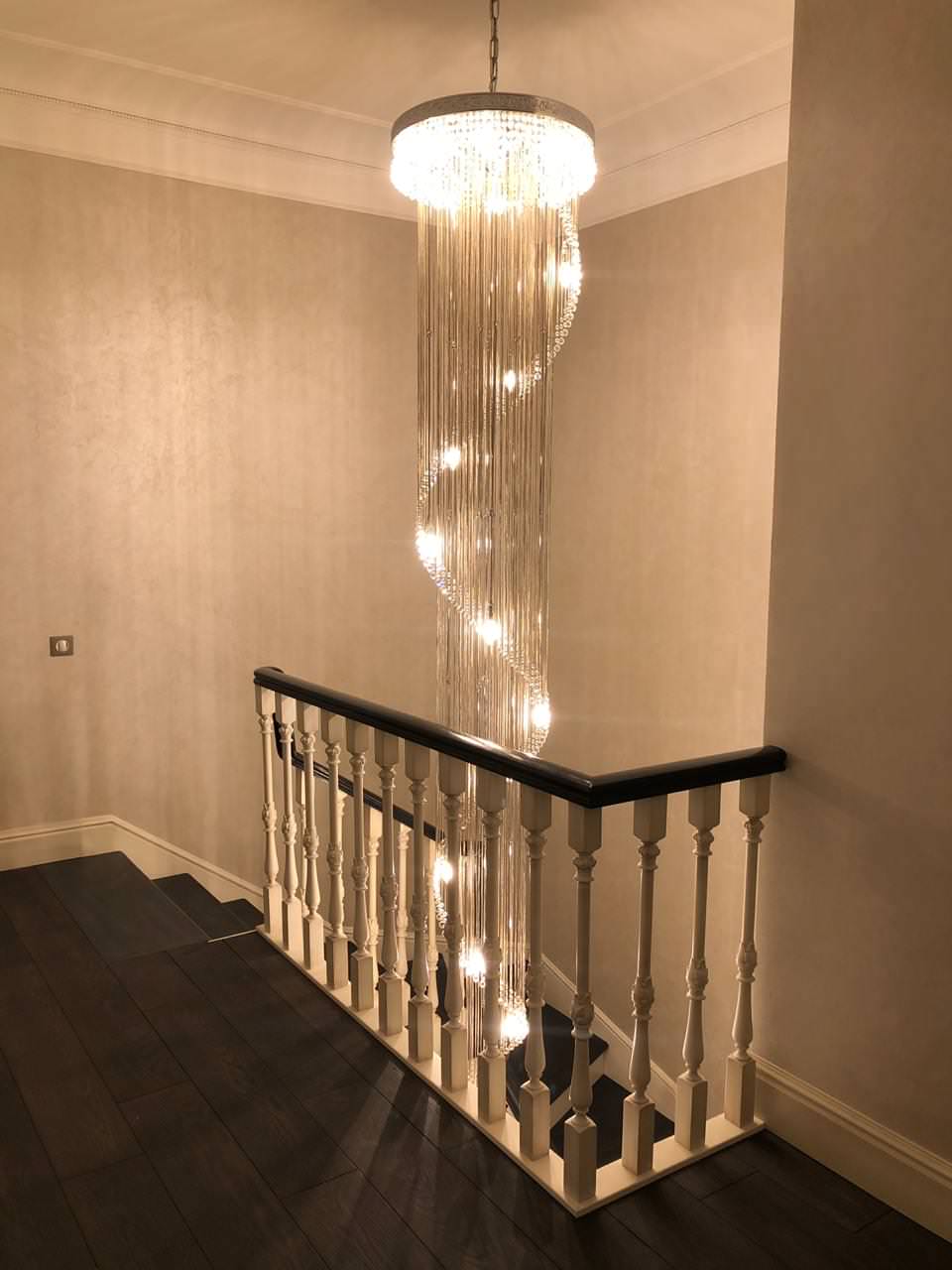 Лестница из дуба в лофте