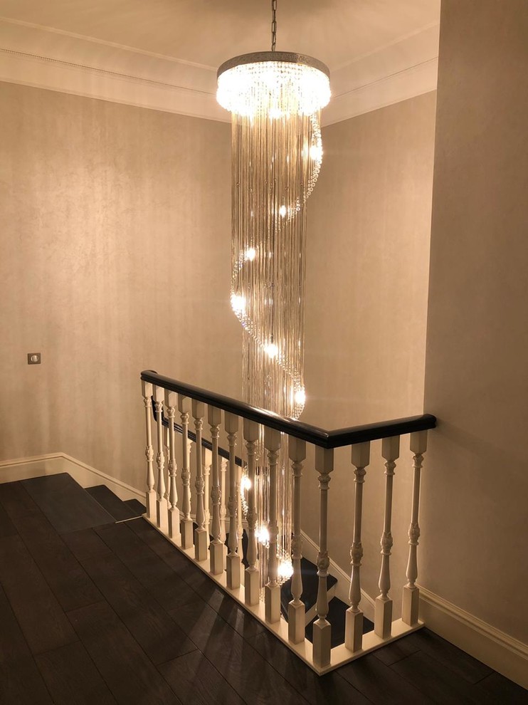 Лестница из дуба в лофте