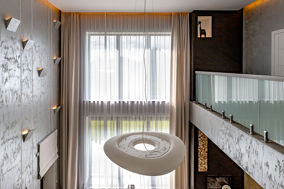 Дом с серебристыми стенами / House with silver walls