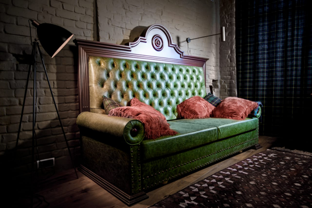 Сталинский диван для Алексея Серебрякова