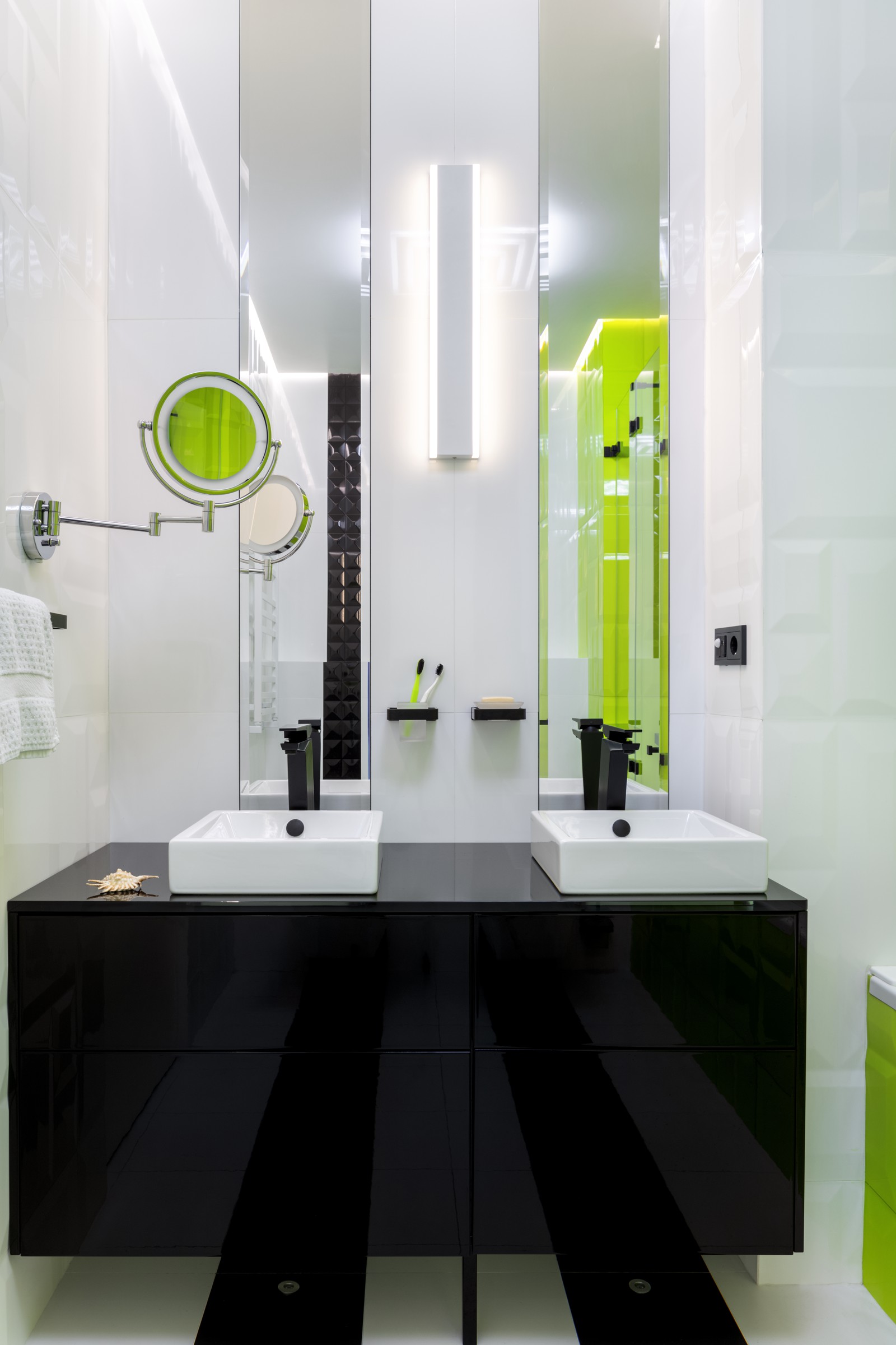 Ахроматика детской зоны с цветовыми акцентами