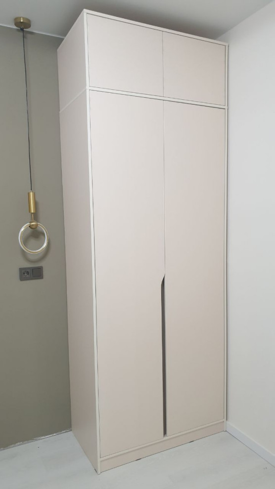 Распашные шкафы