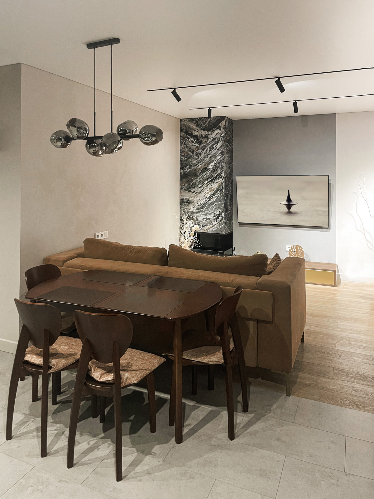 Шкатулка с изумрудами