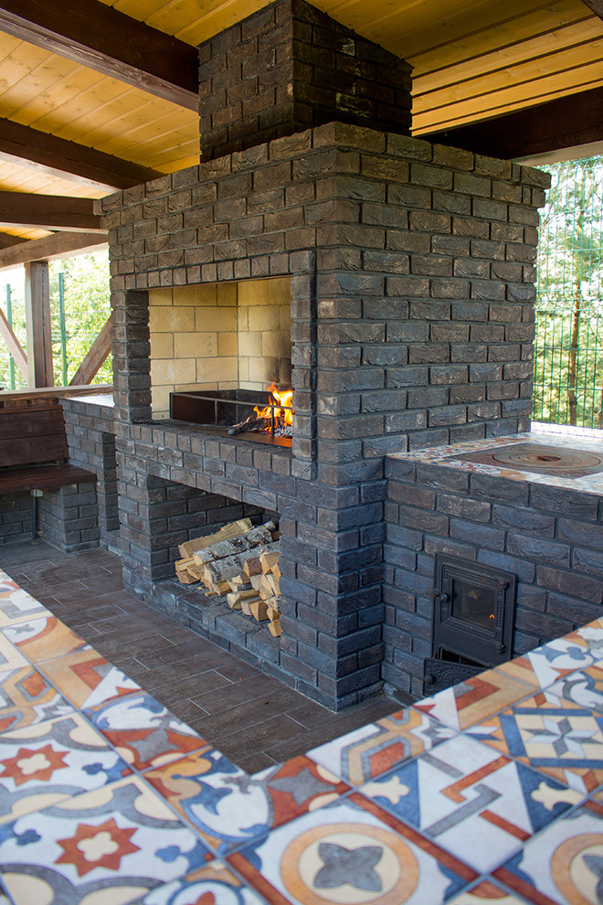 Outdoor fireplace