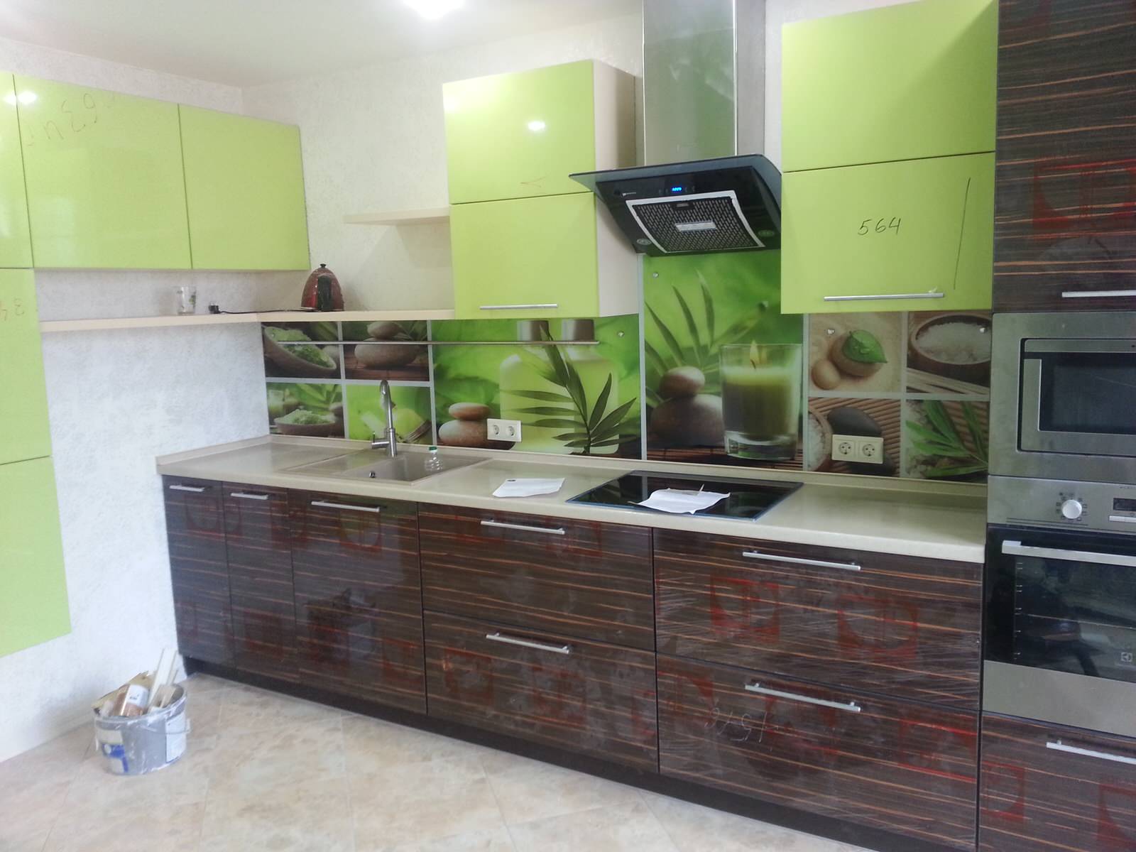 Обложка проекта: Кухонный фартук из закаленного стекла с фотопечатью "Да Хун Пао"