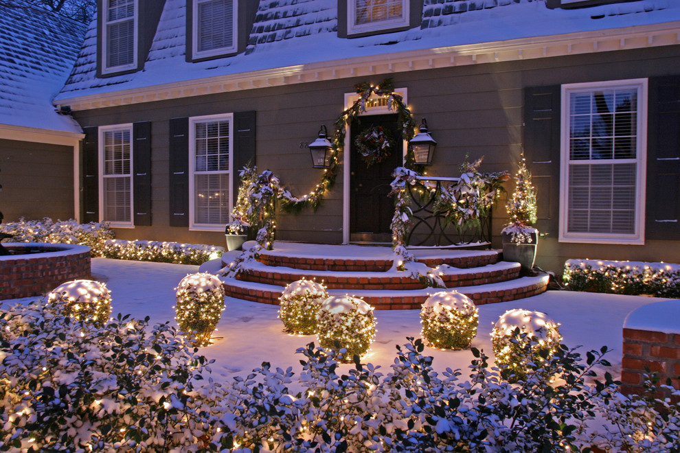 Новогодние праздники в саду — идеи зимнего декора для улицы