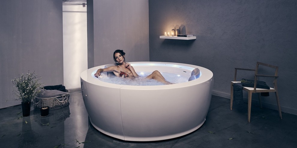 Infinity R1 Ванна с Аэромассажем, Подсветкой и Подогревом от Viva Lusso