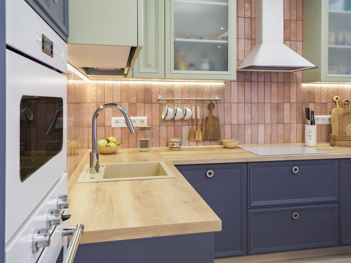 Солнечный остров, ЖК Кристал, Водный стадион