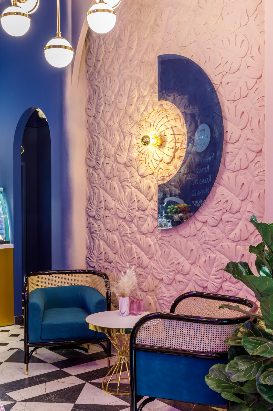 Гипсовая лепнина Аврора в проекте Николая Петрова