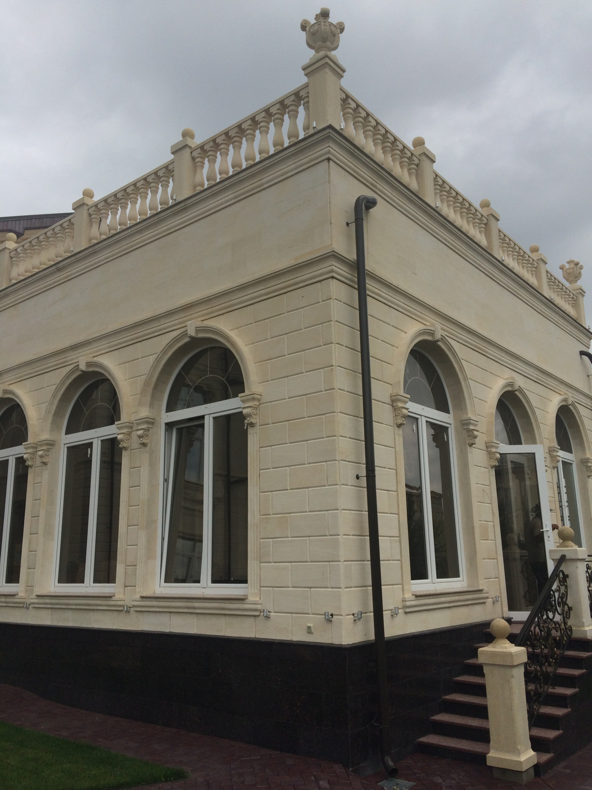 Обложка проекта: Облицовка фасадов натуральным камнем