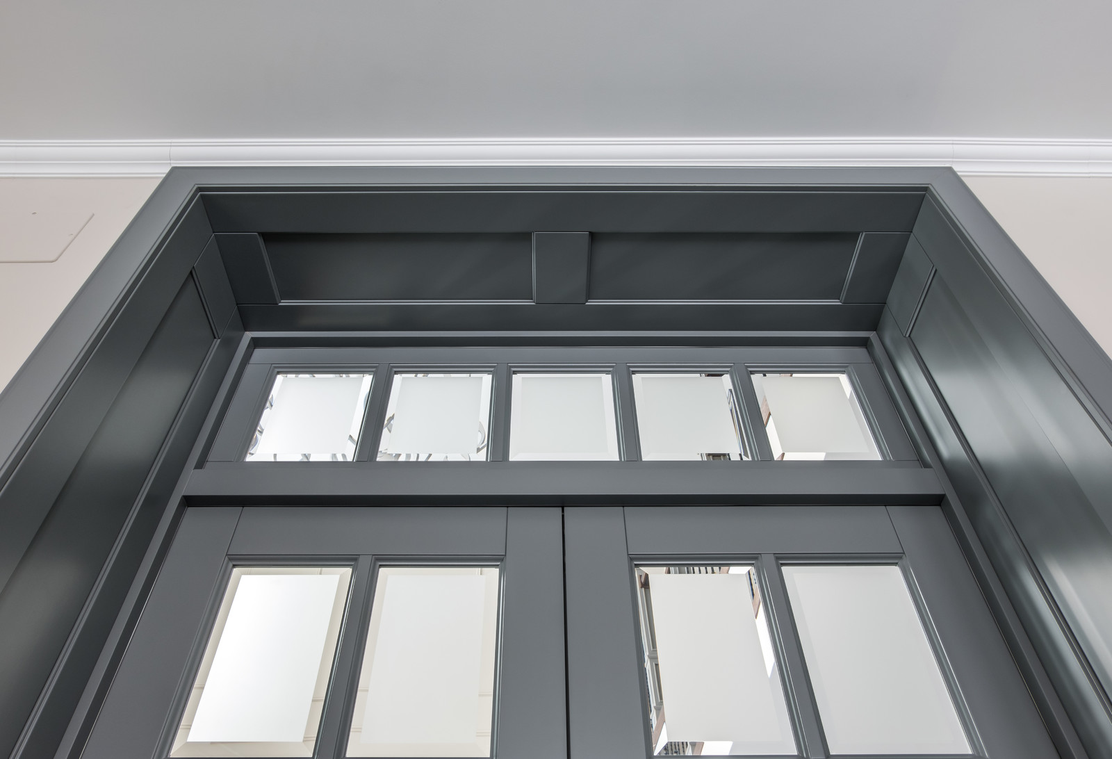 Двери в интерьере. Дизайнер Олеся Мачулина.