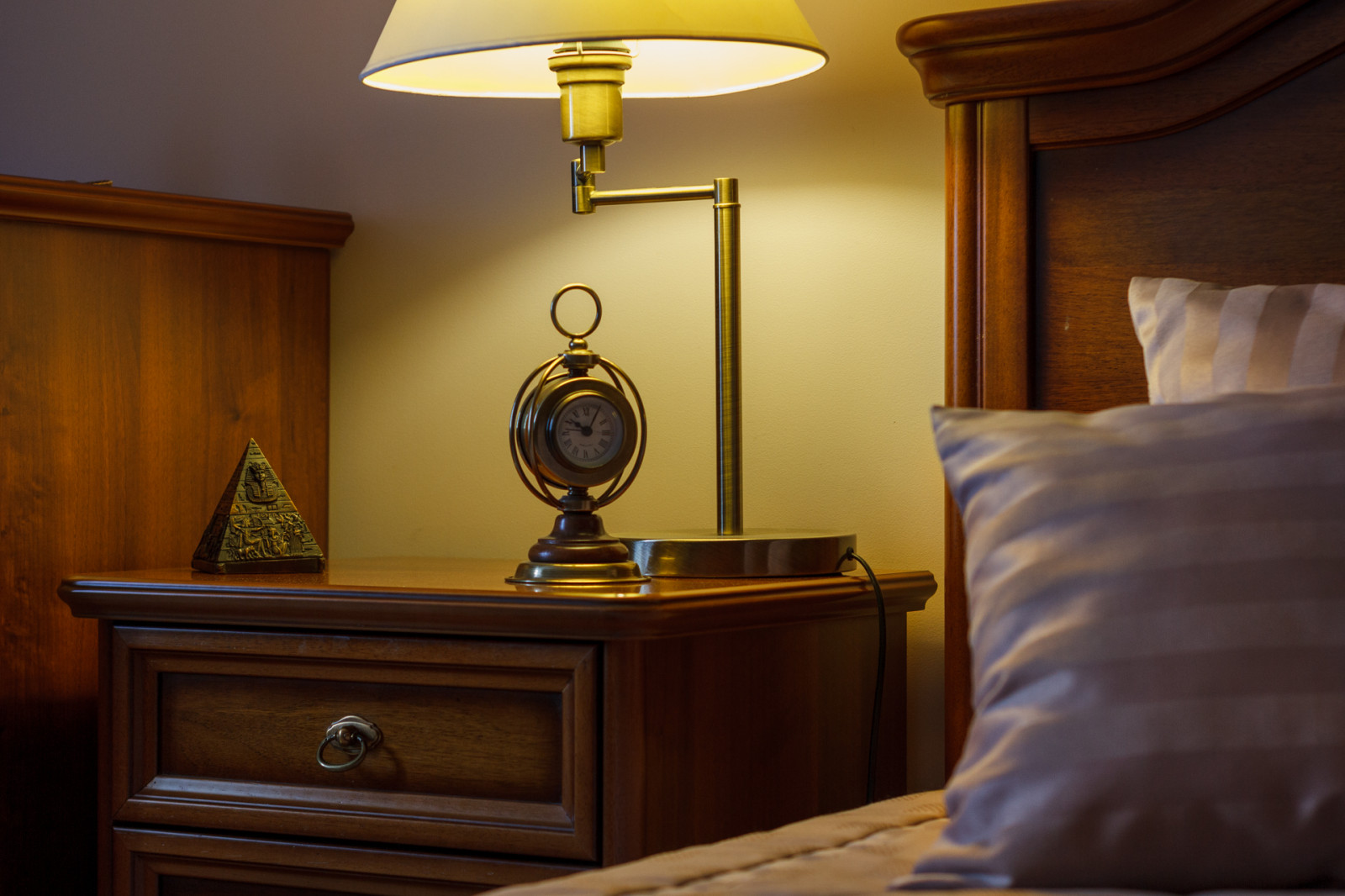 Обложка проекта: Трёхкомнатная квартира с кухней-гостиной в классическом стиле