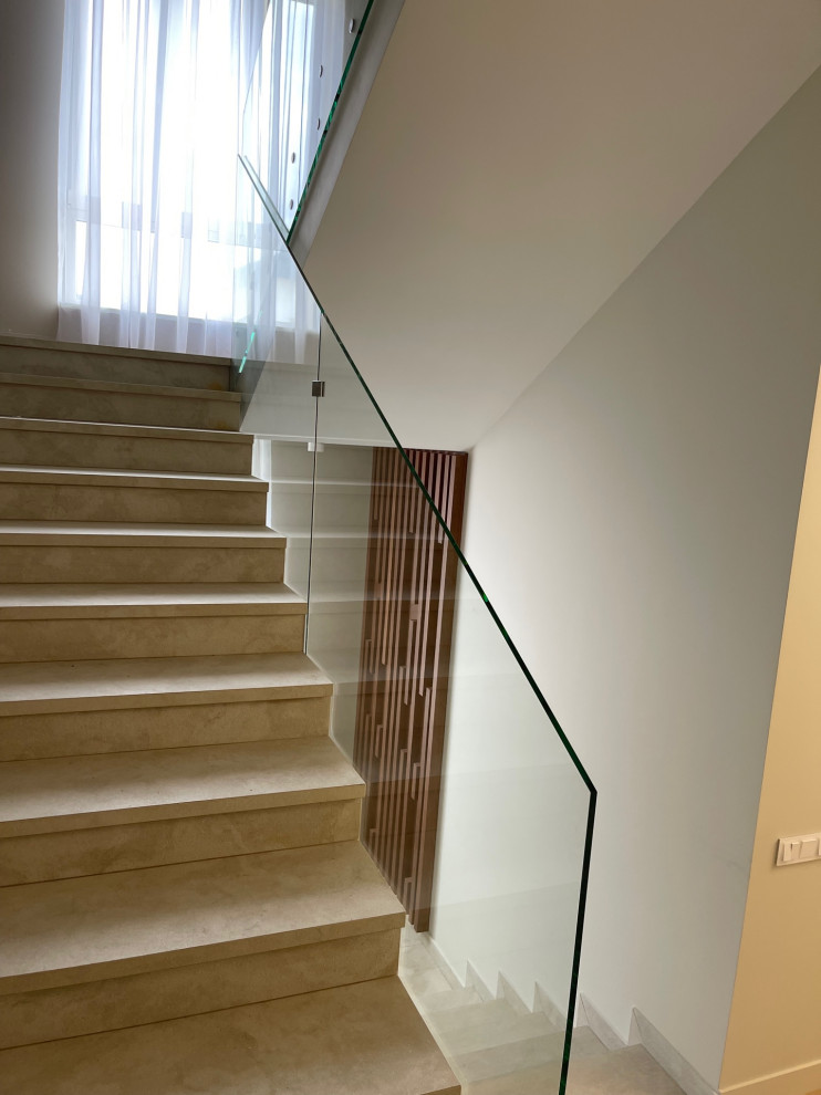 Обложка проекта: Лестница в жилом доме в г. Геленджике