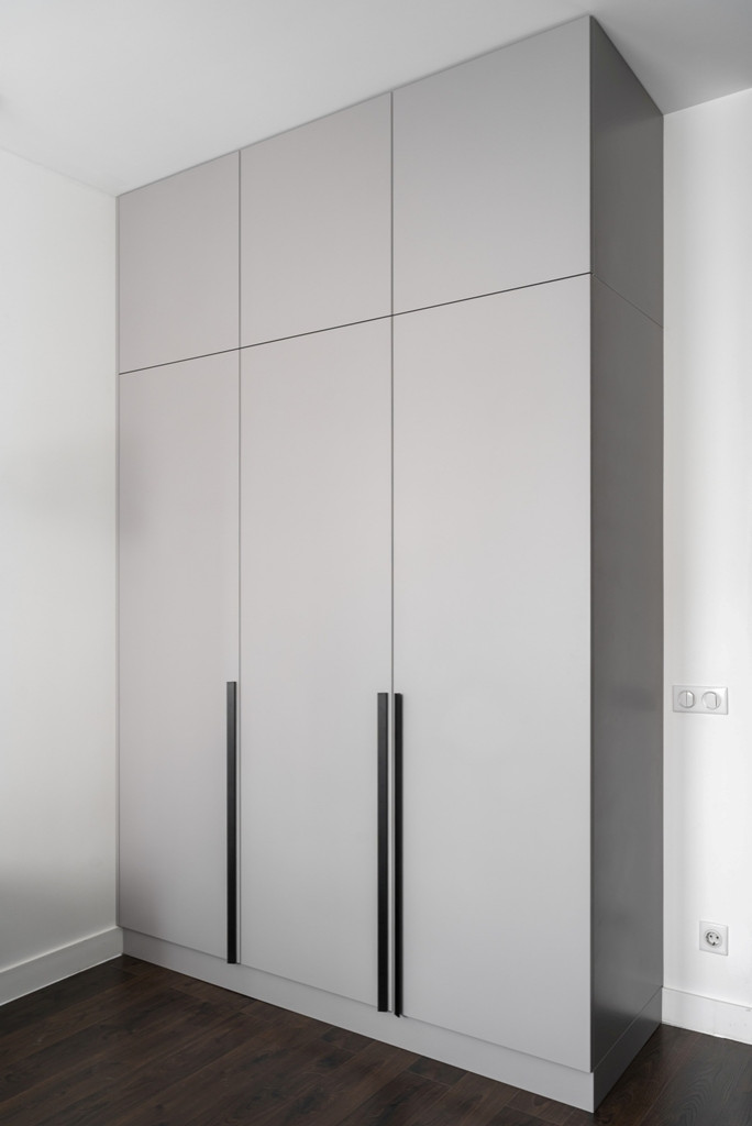 Обложка проекта: Городская квартира с продуманным дизайном и камином в ТВ тумбе