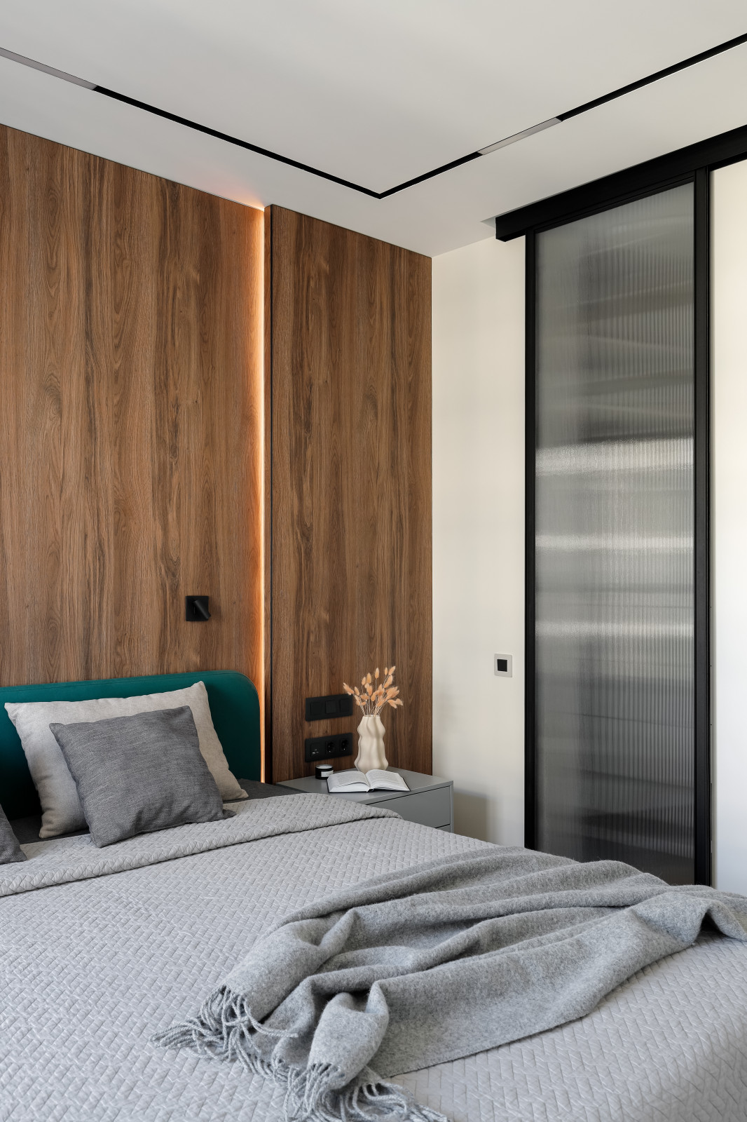 Квартира со стеклянной стеной и терраццо